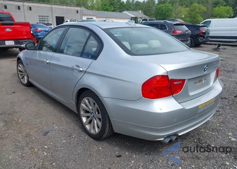 2011 BMW 328I xDrive z USA, uszkodzony, nr VIN WBAPK5C57BA995965